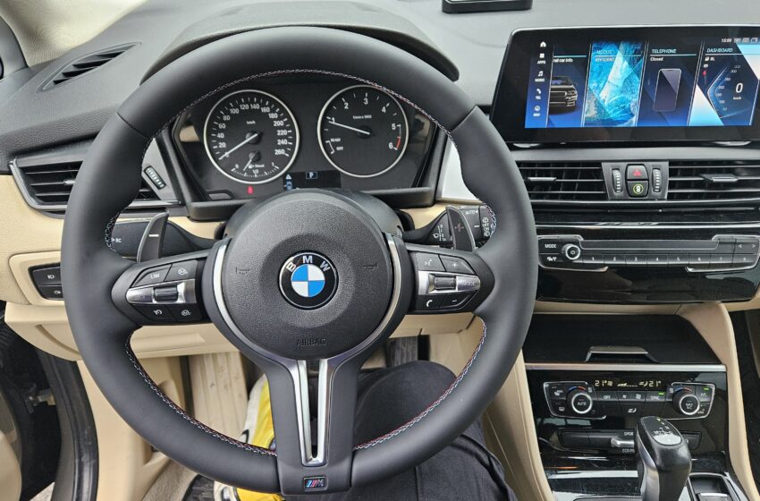 BMW 2 Серия – Ретрофит Android навигация, камера за заден ход и M волан с пера